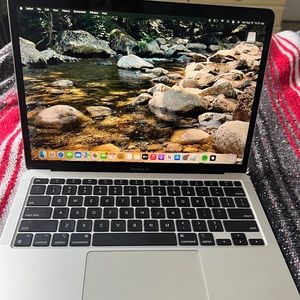 MacBook M1 Silver 8GB